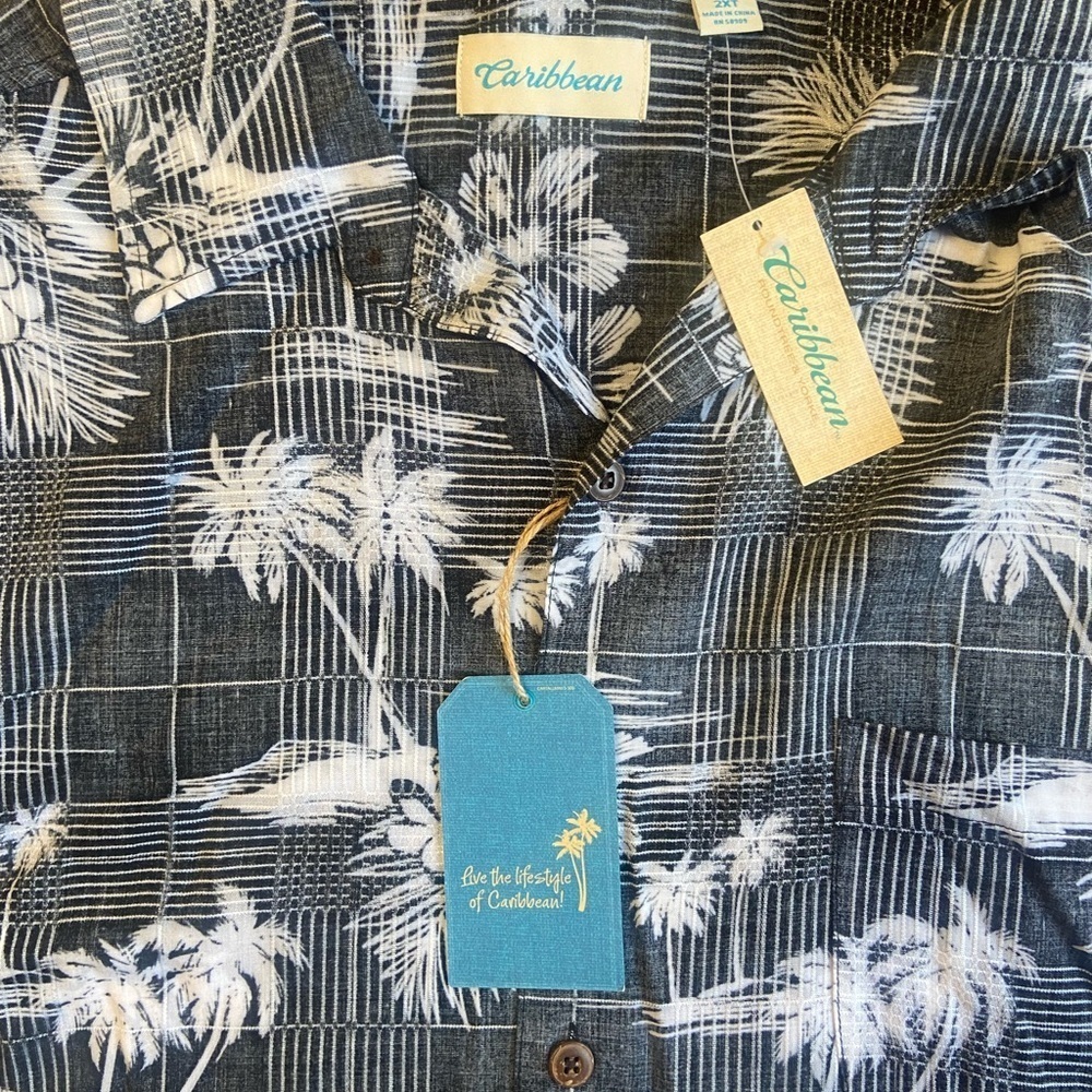 NWT Caribbean Men’s Button Up Shirt Palm Trees Black XLT Vacation Resort Beach - Picture 2 of 3
